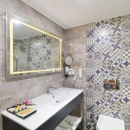AMOSSİA Elite Boutique Hotel 2*